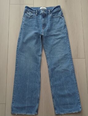 Abercrombie High Rise 90s Relaxed Jean